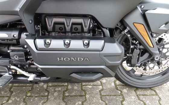 Gebrauchtmotorrad Honda GL 1800 Goldwing DCT - Bild 8