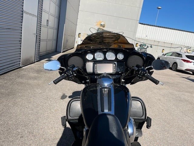 Harley-Davidson Electra Glide Ultra Limited Low FLHTKL (Vivid Black) - Bild 10