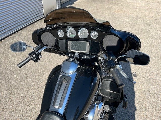 Harley-Davidson Electra Glide Ultra Limited Low FLHTKL (Vivid Black) - Bild 4