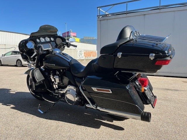 Harley-Davidson Electra Glide Ultra Limited Low FLHTKL (Vivid Black) - Bild 8