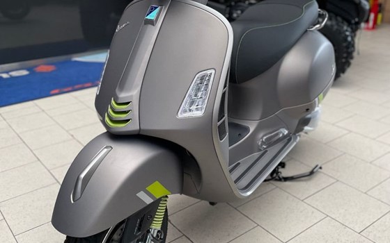 Neufahrzeug Vespa GTS 300 Super Tech - Bild 3