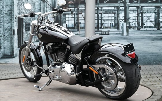 Gebrauchtmotorrad Harley-Davidson Softtail Rocker C FXCWC - Bild 12