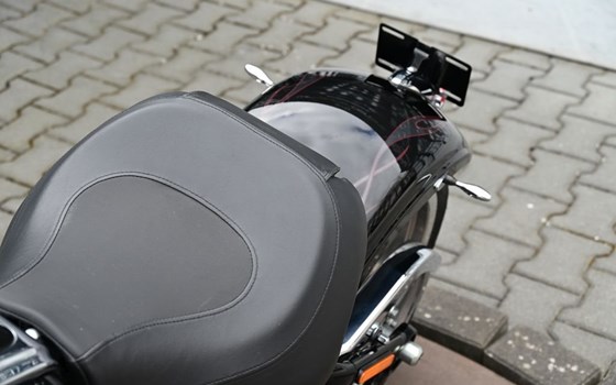 Gebrauchtmotorrad Harley-Davidson Softtail Rocker C FXCWC - Bild 7