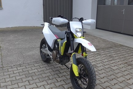 Husqvarna 701 Supermoto