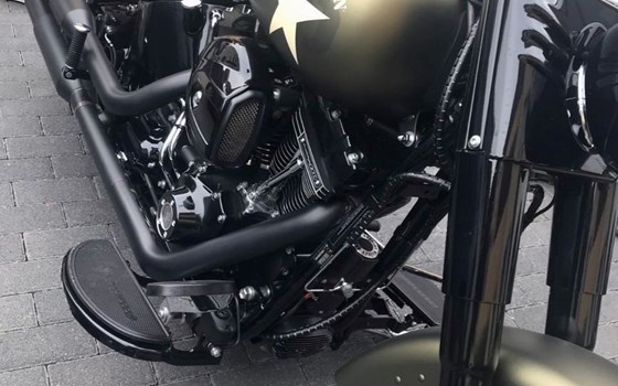 Gebrauchtmotorrad Harley-Davidson Softail Slim S - Bild 9