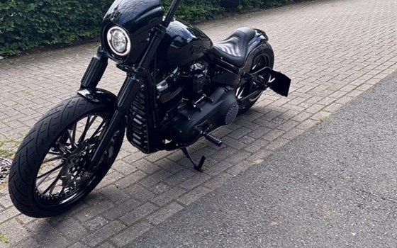 Gebrauchtmotorrad Harley-Davidson Softail Street Bob FXBB - Bild 1
