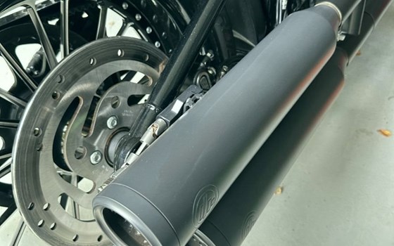 Gebrauchtmotorrad Harley-Davidson Softail Street Bob FXBB - Bild 6