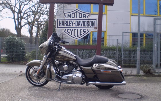Gebrauchtmotorrad Harley-Davidson Street Glide FLHX - Bild 2