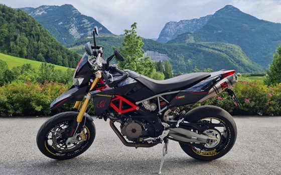 Gebrauchtmotorrad Aprilia Dorsoduro 750 Factory - Bild 2 Gebrauchtmotorrad Aprilia Dorsoduro 750 Factory - Bild 2