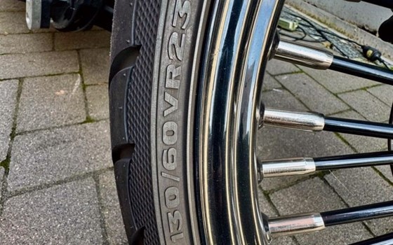 Gebrauchtmotorrad Harley-Davidson Dyna Street Bob FXDB - Bild 10