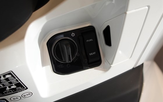 Gebrauchtmotorrad Honda PCX125 DX - Bild 11