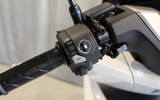 Gebrauchtmotorrad Honda PCX125 DX - Bild 13