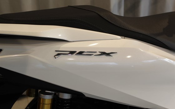 Gebrauchtmotorrad Honda PCX125 DX - Bild 2