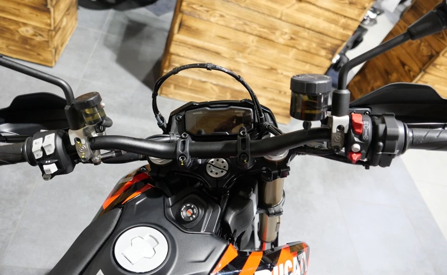 Angebot Ducati Hypermotard 698 Mono RVE Bild 7: Angebot Ducati Hypermotard 698 Mono RVE