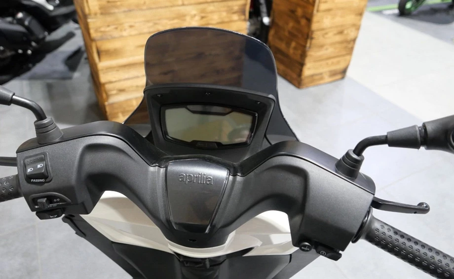 Angebot Aprilia SXR 50 Bild 8: Angebot Aprilia SXR 50