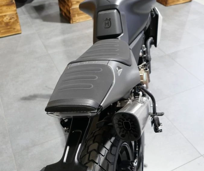 Angebot Husqvarna Svartpilen 801 Bild 10: Angebot Husqvarna Svartpilen 801