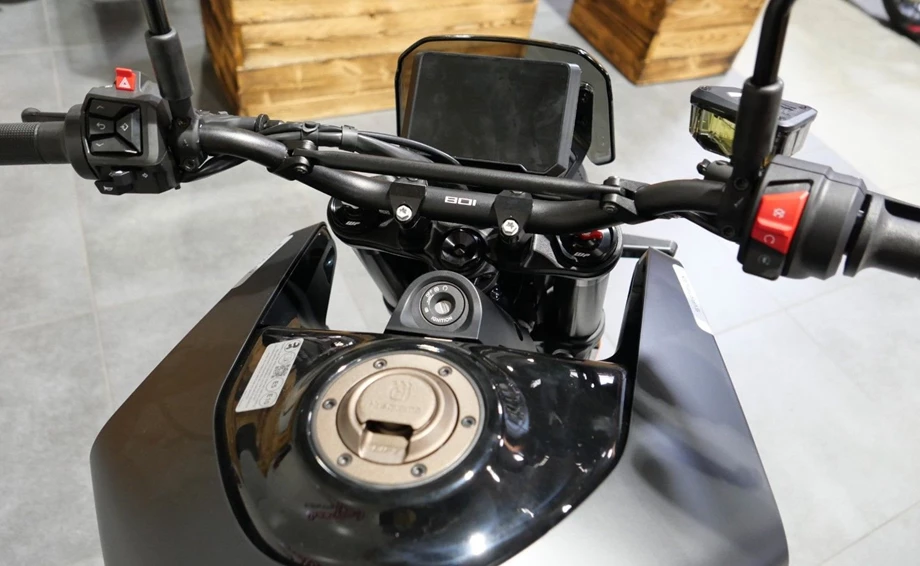 Angebot Husqvarna Svartpilen 801 Bild 9: Angebot Husqvarna Svartpilen 801