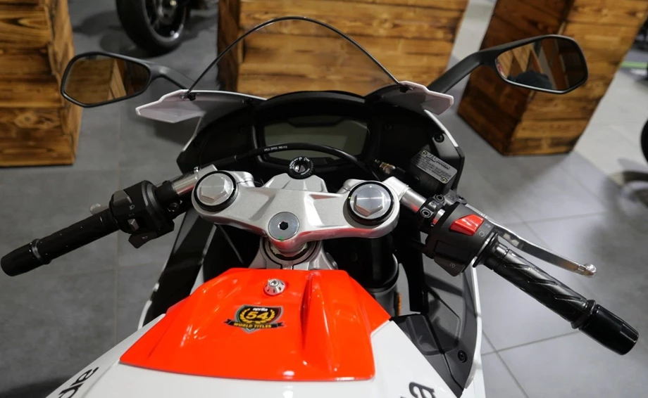 Angebot Aprilia RS 125 Bild 9: Angebot Aprilia RS 125