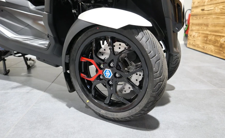 Angebot Piaggio MP3 400 Sport Bild 7: Angebot Piaggio MP3 400 Sport