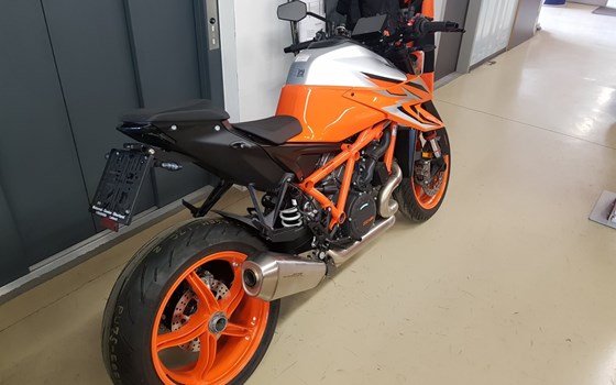 Gebrauchtmotorrad KTM 1290 Super Duke R - Bild 3 Gebrauchtmotorrad KTM 1290 Super Duke R - Bild 3