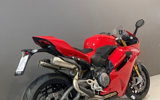 Neufahrzeug Ducati Panigale V2 S - Bild 3 Neufahrzeug Ducati Panigale V2 S - Bild 3