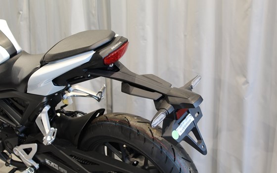 Gebrauchtmotorrad Honda CB125R - Bild 11