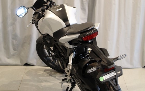 Gebrauchtmotorrad Honda CB125R - Bild 12