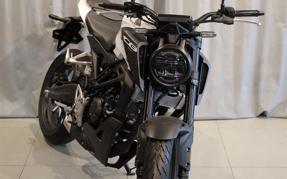 Gebrauchtmotorrad Honda CB125R - Bild 6