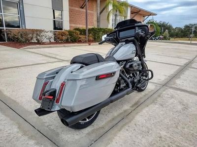 Touring Street Glide ST