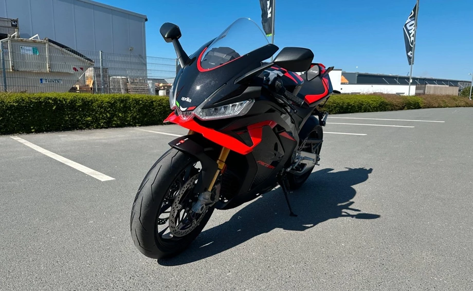 Angebot Aprilia RSV4 1100 Factory Bild 3: Angebot Aprilia RSV4 1100 Factory