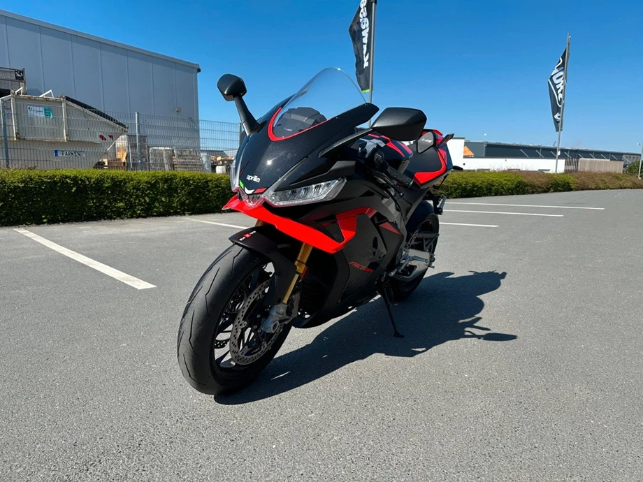 Angebot Aprilia RSV4 1100 Factory Bild 3: Angebot Aprilia RSV4 1100 Factory