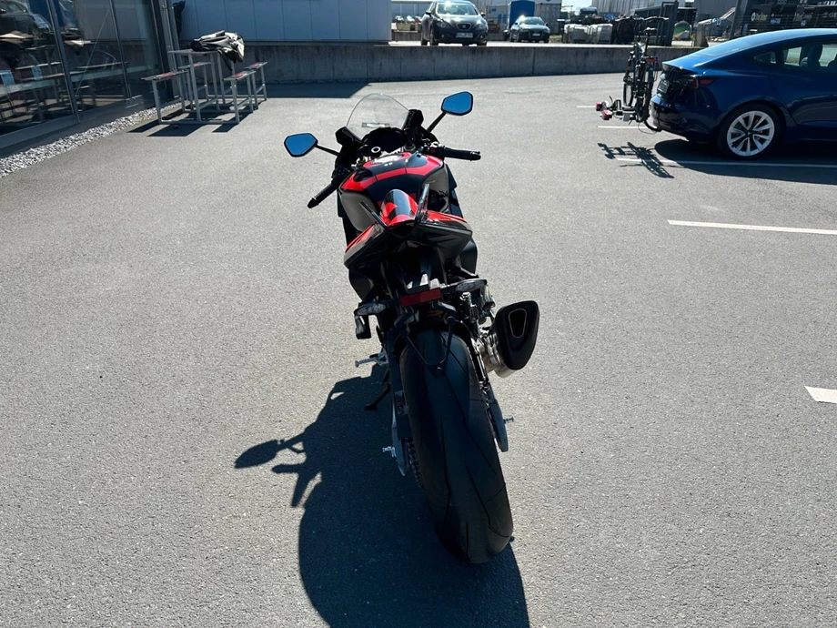 Angebot Aprilia RSV4 1100 Factory Bild 6: Angebot Aprilia RSV4 1100 Factory