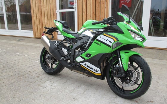 Neufahrzeug Kawasaki Ninja ZX-4RR - Bild 1
