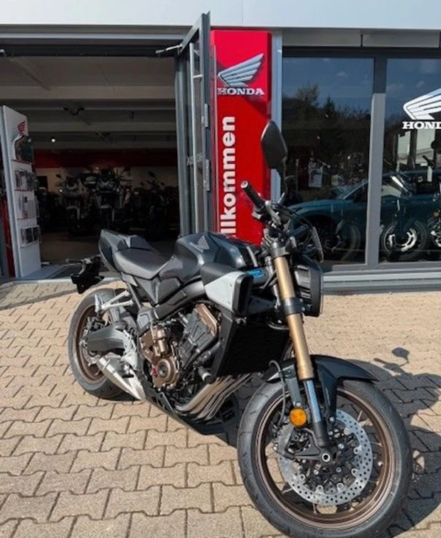 Honda CB650R E-Clutch