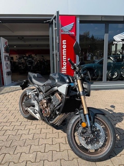 Honda CB650R E-Clutch