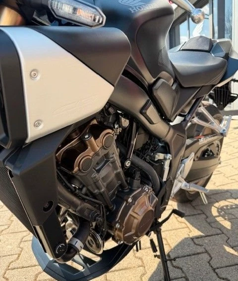 Angebot Honda CB650R E-Clutch Bild 6: Angebot Honda CB650R E-Clutch