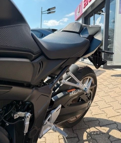 Angebot Honda CB650R E-Clutch Bild 7: Angebot Honda CB650R E-Clutch