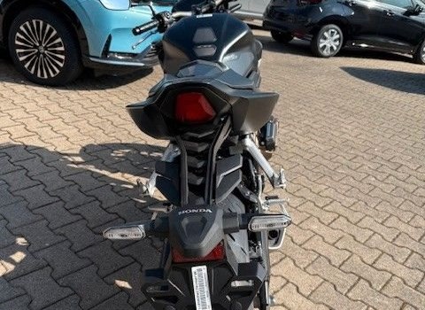 Neufahrzeug Honda CB650R E-Clutch - Bild 9
