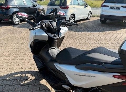 Gebrauchtmotorrad Honda Forza 125 - Bild 9