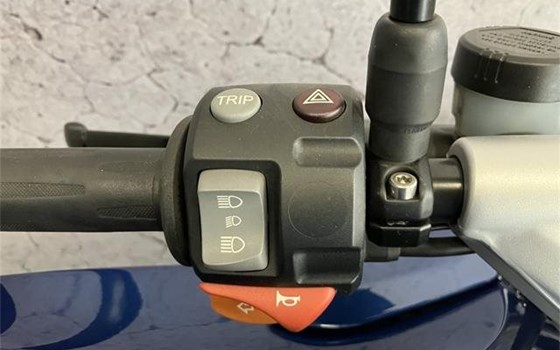 Gebrauchtmotorrad BMW K 1200 R - Bild 10 Gebrauchtmotorrad BMW K 1200 R - Bild 10