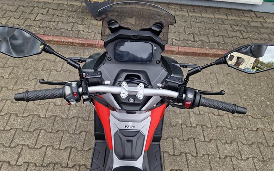 Neufahrzeug Voge SR1 ADV 125 ABS TCS - Bild 6