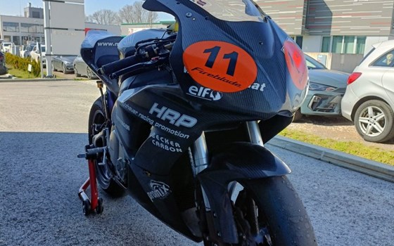 Gebrauchtmotorrad Honda CBR1000RR Fireblade - Bild 4 Gebrauchtmotorrad Honda CBR1000RR Fireblade - Bild 4