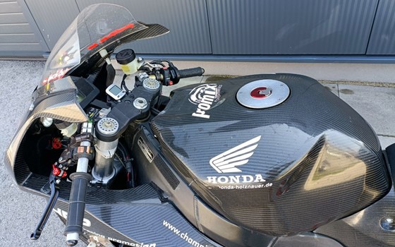 Gebrauchtmotorrad Honda CBR1000RR Fireblade - Bild 10 Gebrauchtmotorrad Honda CBR1000RR Fireblade - Bild 10