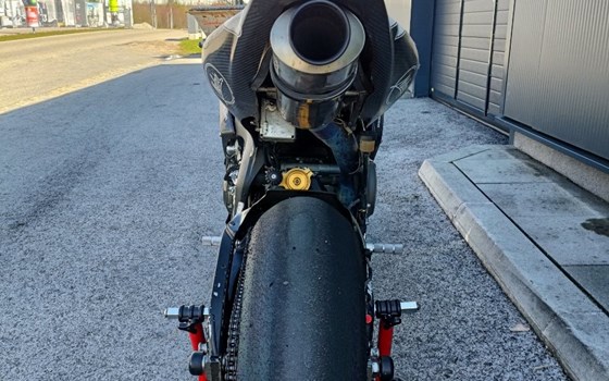 Gebrauchtmotorrad Honda CBR1000RR Fireblade - Bild 8 Gebrauchtmotorrad Honda CBR1000RR Fireblade - Bild 8