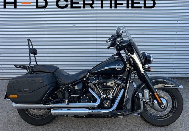 Harley-Davidson Softail Heritage Classic 114 FLHCS (Vivid Black)