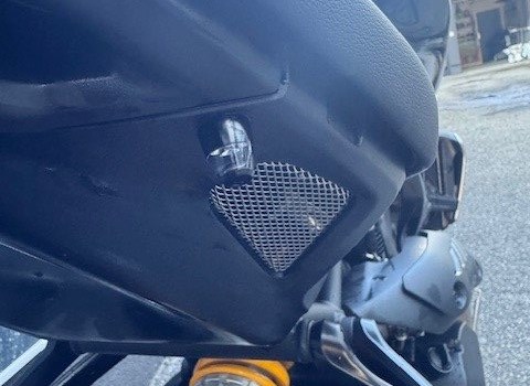Gebrauchtmotorrad Ducati Monster 1200 R - Bild 3 Gebrauchtmotorrad Ducati Monster 1200 R - Bild 3