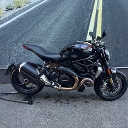 GEBRAUCHTFAHRZEUG Ducati Monster 1200 R