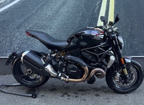 Gebrauchtmotorrad Ducati Monster 1200 R - Bild 1 Gebrauchtmotorrad Ducati Monster 1200 R - Bild 1