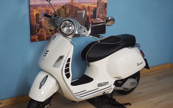 Gebrauchtmotorrad Vespa GTS 125 Super iGET - Bild 1 Gebrauchtmotorrad Vespa GTS 125 Super iGET - Bild 1