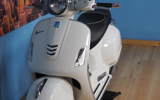 Gebrauchtmotorrad Vespa GTS 125 Super iGET - Bild 13 Gebrauchtmotorrad Vespa GTS 125 Super iGET - Bild 13